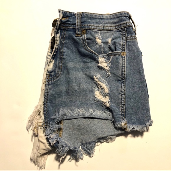 Kendall & Kylie High Rise Denim Shorts - Picture 4 of 8